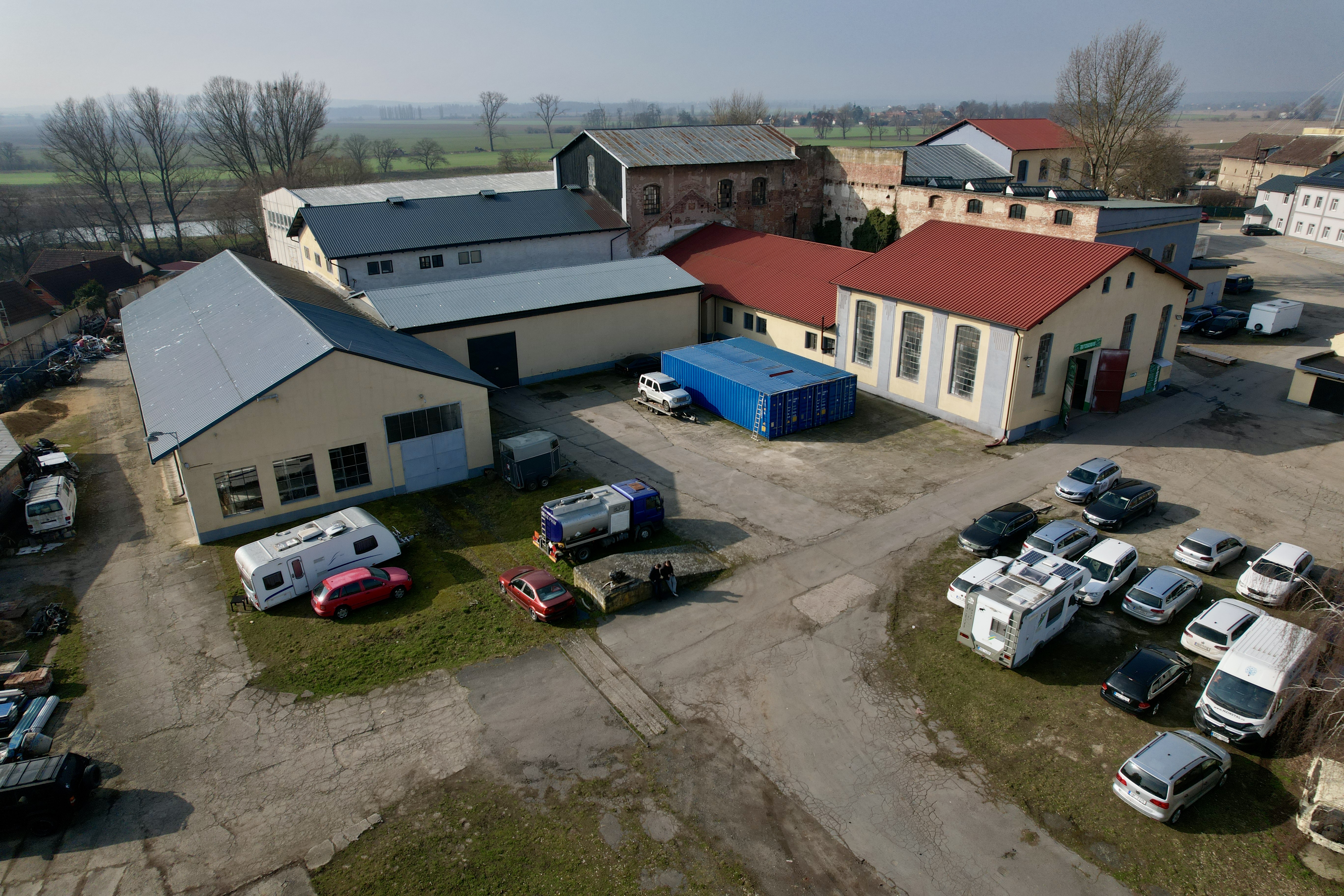 Lužec nad Vltavou 仓储园区